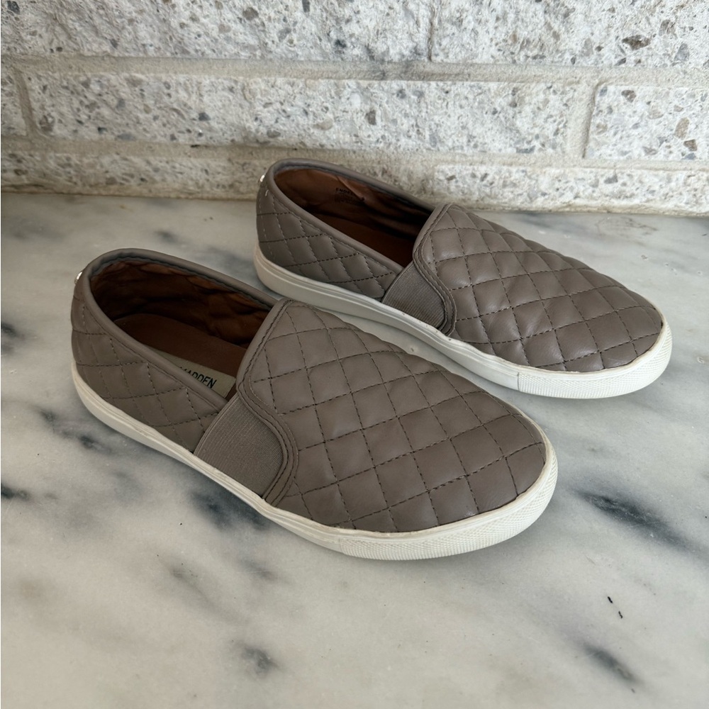 Steve Madden Tan Ecentrcq Quilted Slip-On Sneakers, Woman’s 9